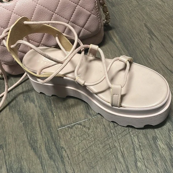 ASOS DESIGN flatform chunky platform blush sandals - Picture 2 of 2
